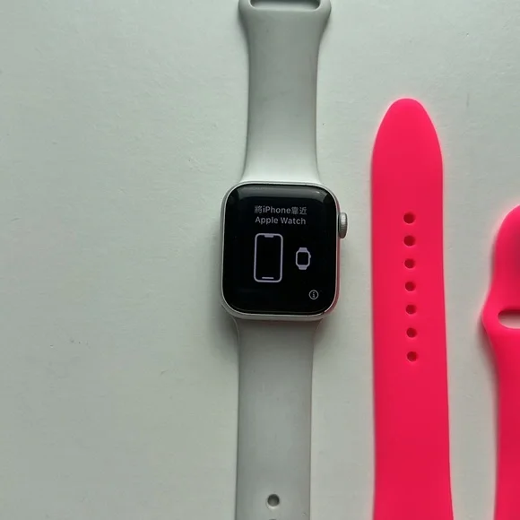 Apple Watch SE 2nd Gen - Picture 3 of 7